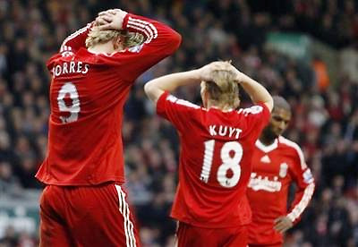 Cầm chân Liverpool, Man City giúp sức cho MU